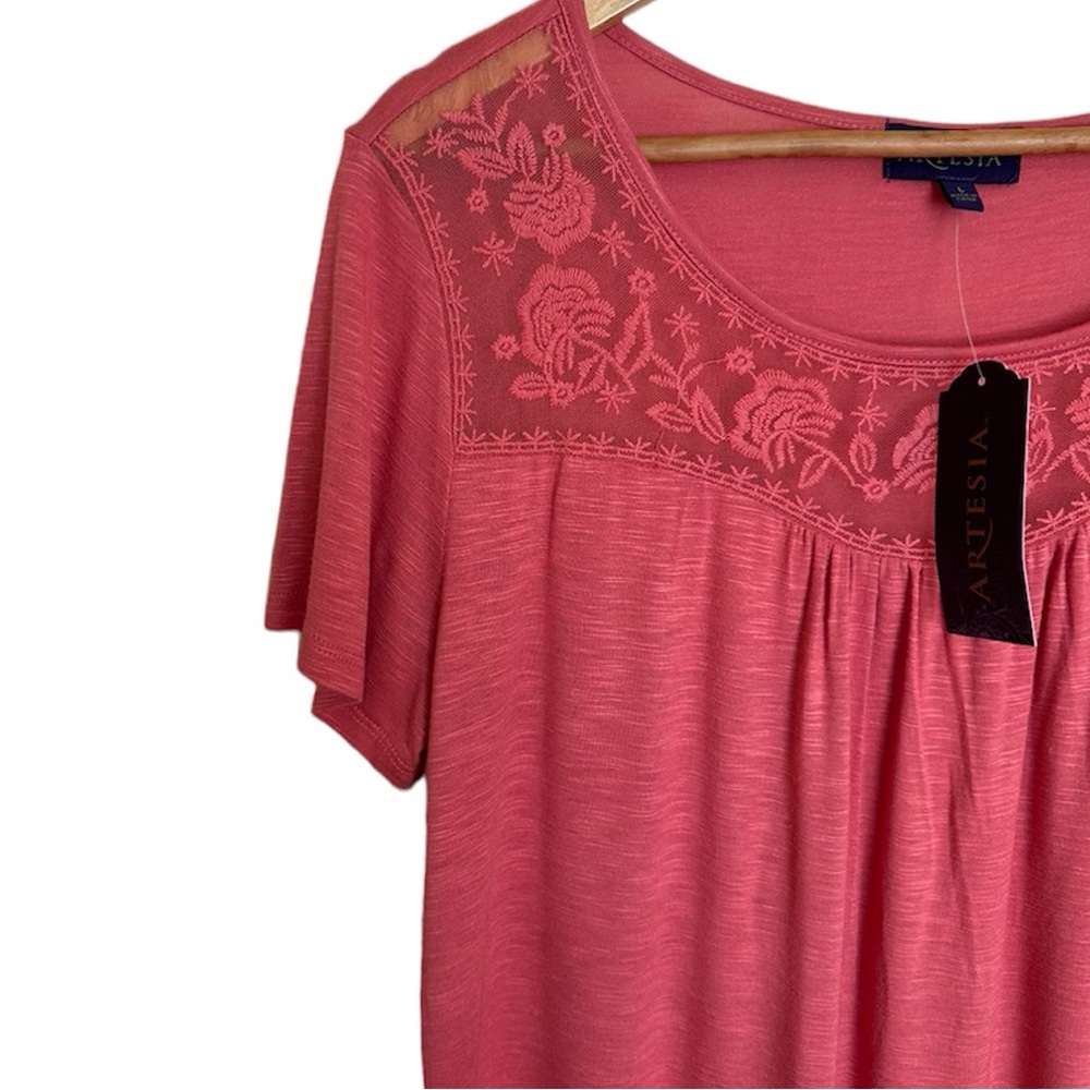 ARTESIA Lace Neckline Coral Top NWT - Picture 4 of 6
